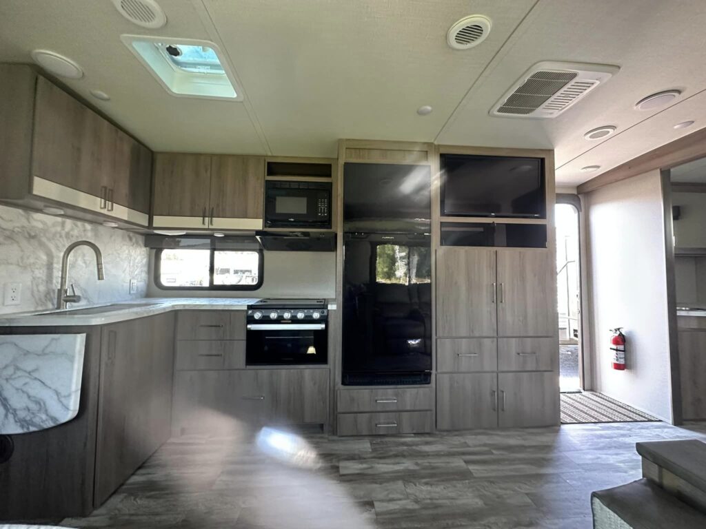 *SALE PENDING…2022 Grand Design Imagine 2600RB Diederich's RV Mart