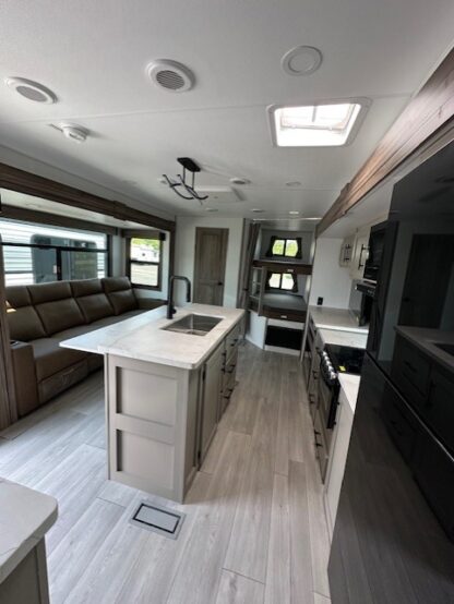2026 CONNECT C252BH - Image 13