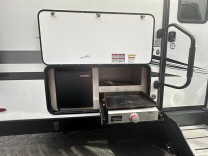 2022 KZ Connect C251BHK “Dealer Demo” - Image 13