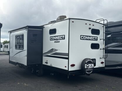 2022 KZ Connect C251BHK “Dealer Demo” - Image 5