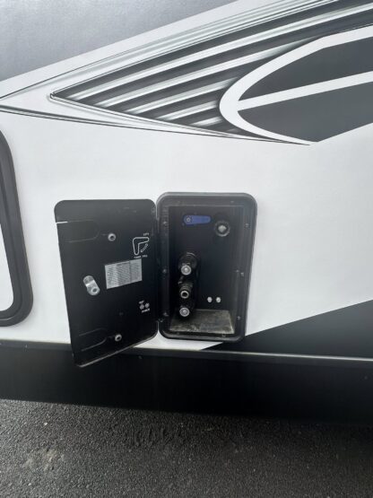 2022 KZ Connect C251BHK “Dealer Demo” - Image 10