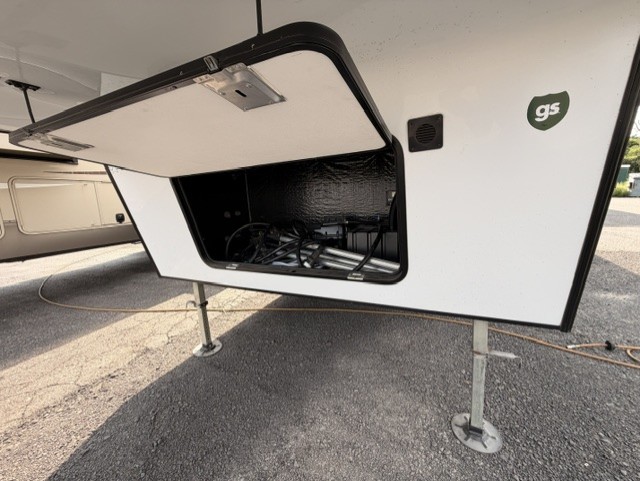 2024 East-to-West Blackthorn 3100RL - Image 9
