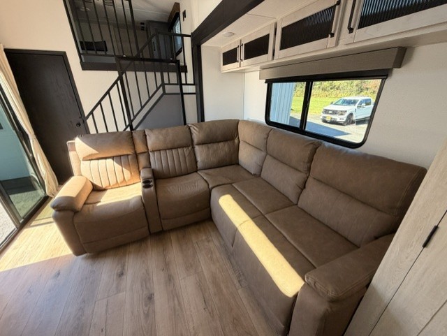 2026 PUMA VISTA 420LFT - Image 5